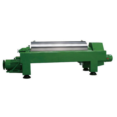 Centrifugeuse à décanteur horizontal avec dispositif de pulvérisation 5000 kg Capacité 22 kW Puissance moteur 5,5 kW